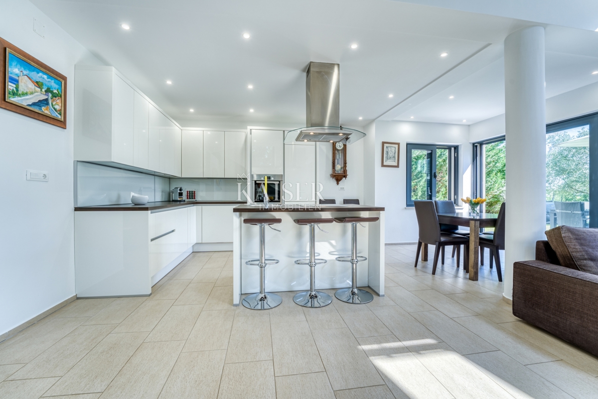 Ville Kras, Dobrinj, 290m2