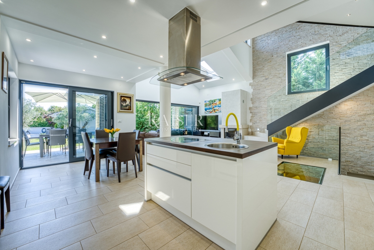  Ville Kras, Dobrinj, 290m2