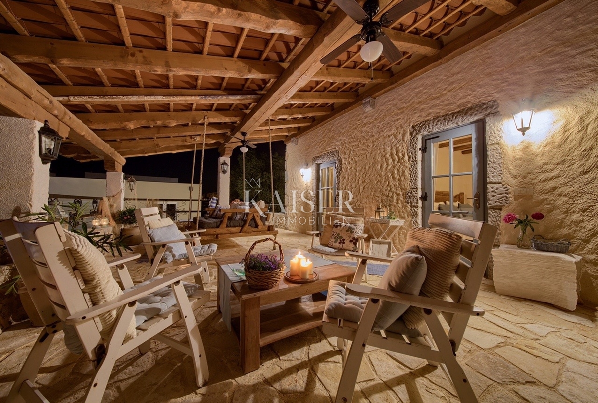  Ville Malinska, Malinska-Dubašnica, 220m2