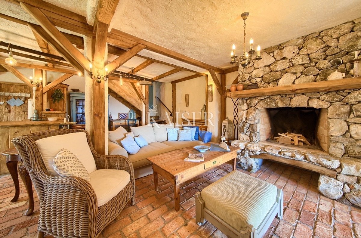  Ville Malinska, Malinska-Dubašnica, 220m2