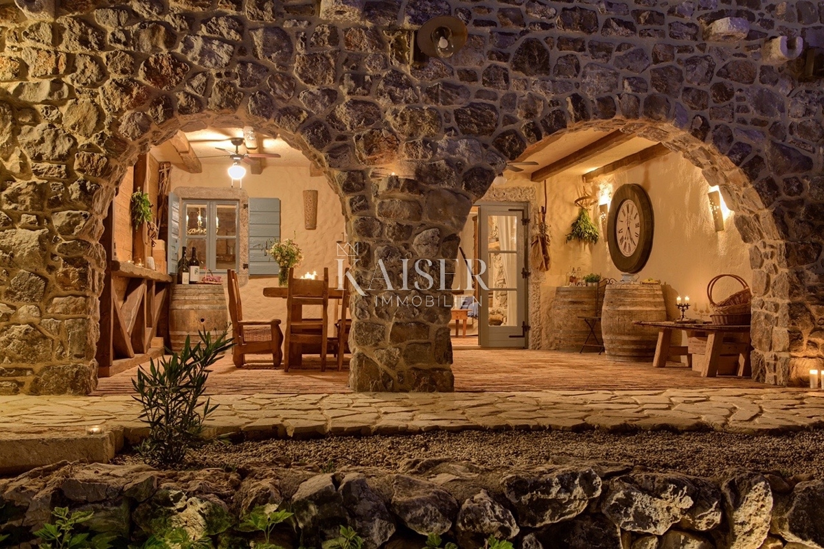  Ville Malinska, Malinska-Dubašnica, 220m2