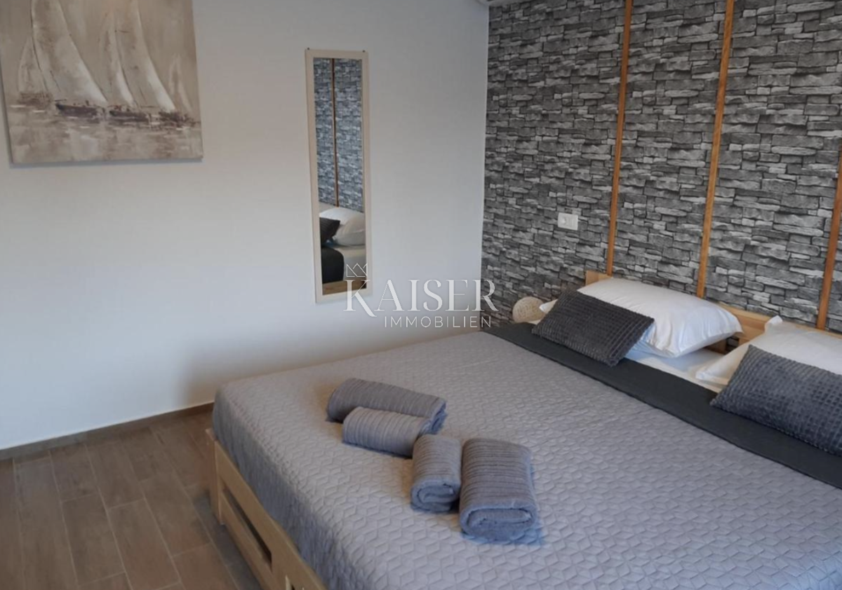 Istria, Plomin - stria, Albona – casa ristrutturata con tre appartamenti, 270 m2