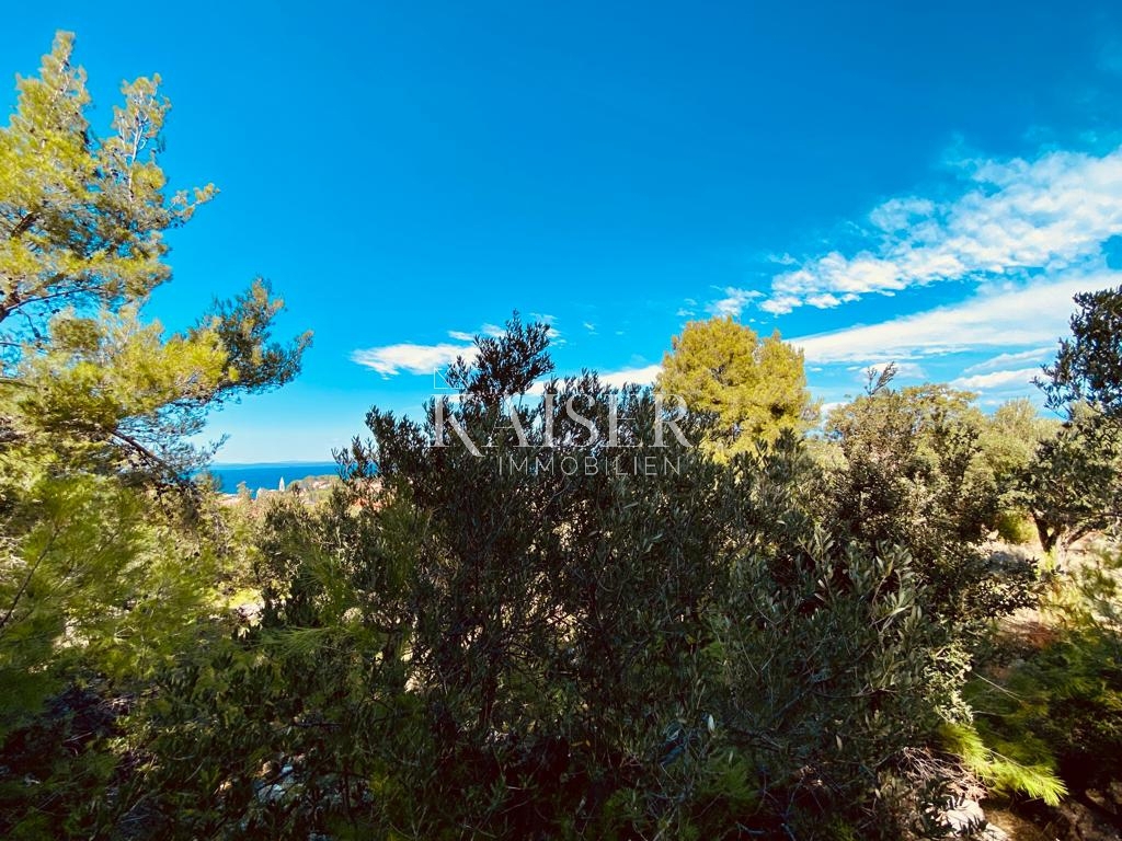 Veli Lošinj - il più bel terreno edificabile in offerta