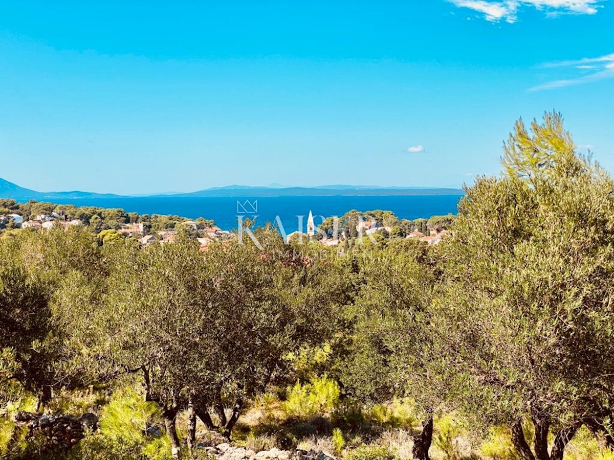 Veli Lošinj - il più bel terreno edificabile in offerta