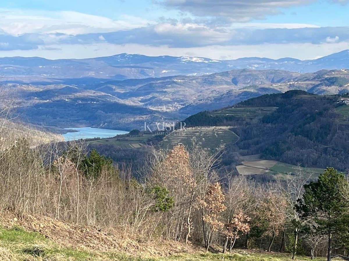 Istria, Motovun, terreno edificabile con vista panoramica