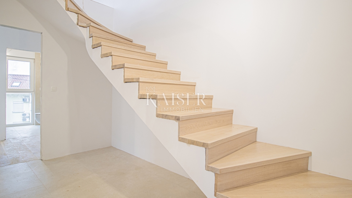 Opatija - Appartamento su tre piani con terrazza sul tetto e vista panoramica (H1A3)