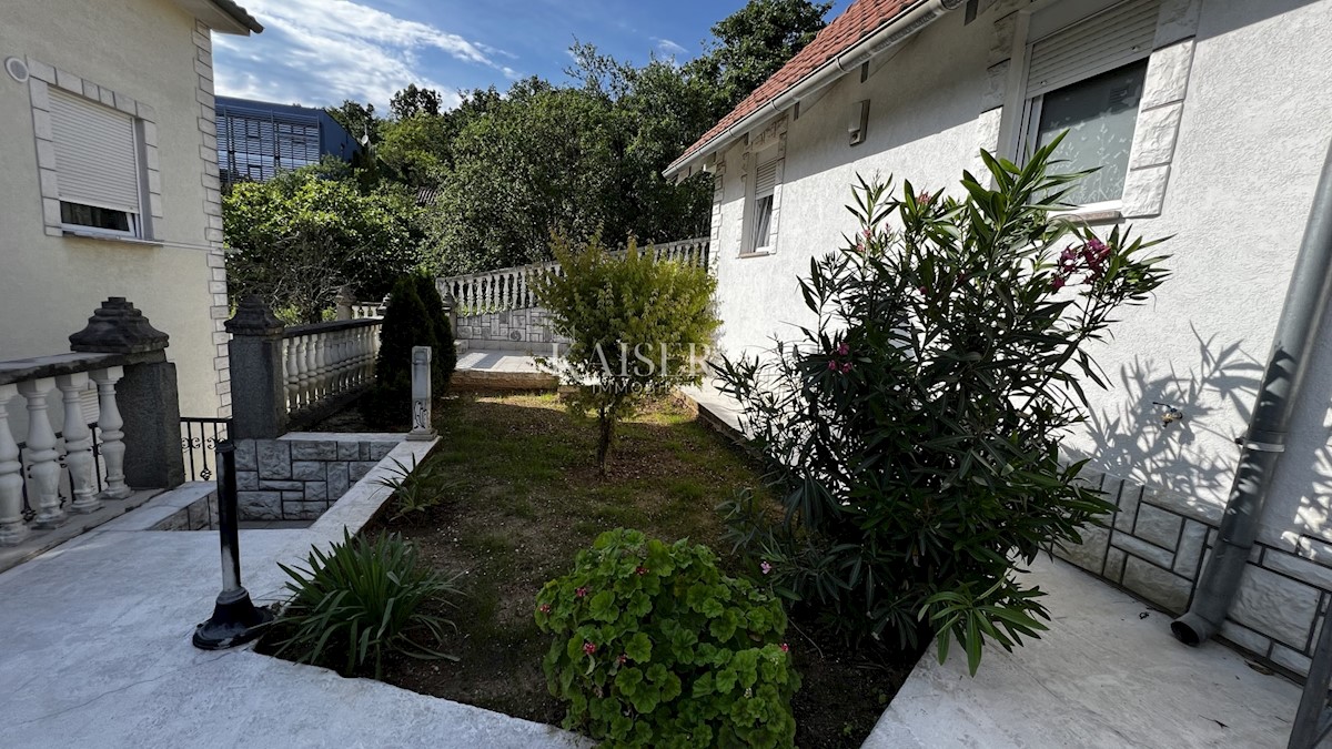 Opatija – Piccola casa indipendente con giardino e vista mare