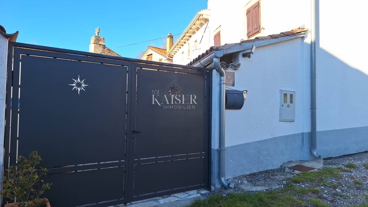 Istria, Ciceria, casa autoctona con cortile e piscina