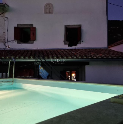 Istria, Ciceria, casa autoctona con cortile e piscina