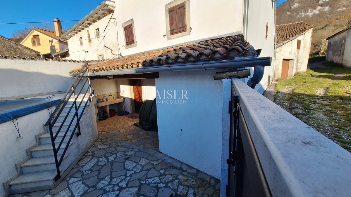 Istria, Ciceria, casa autoctona con cortile e piscina