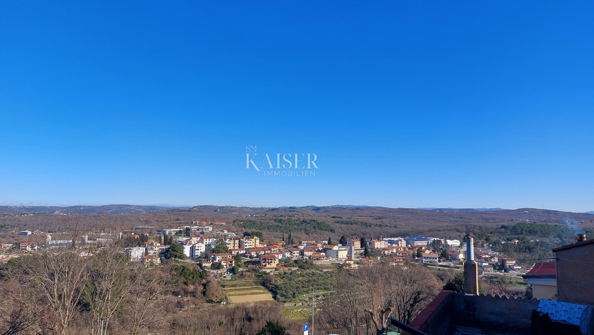 Istria, Buie - antico nel centro storico - 162 m2 con un grande potenziale