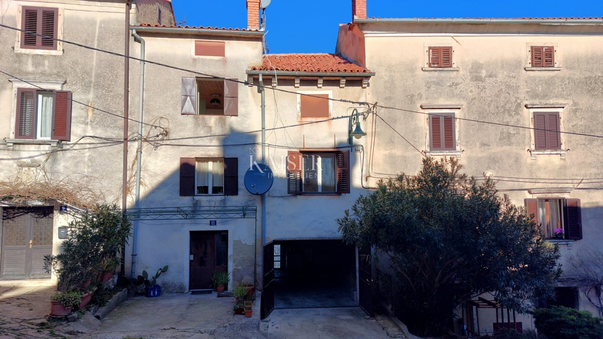 Istria, Buie - antico nel centro storico - 162 m2 con un grande potenziale