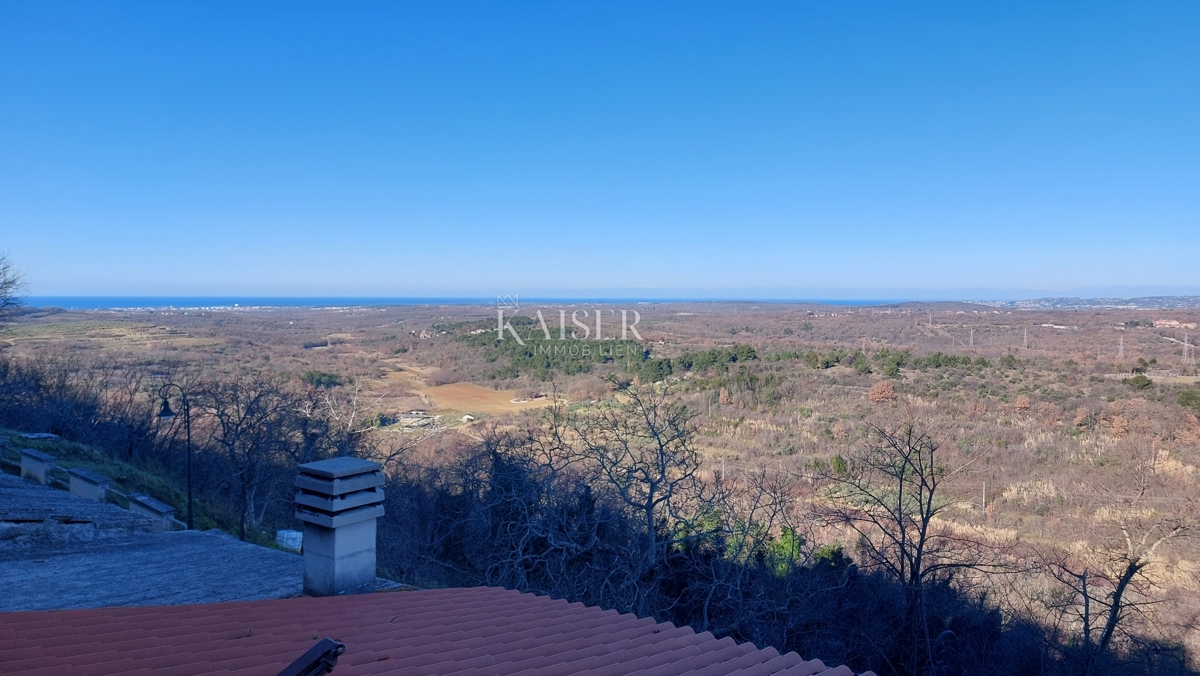 Istria, Buie - antico nel centro storico - 162 m2 con un grande potenziale