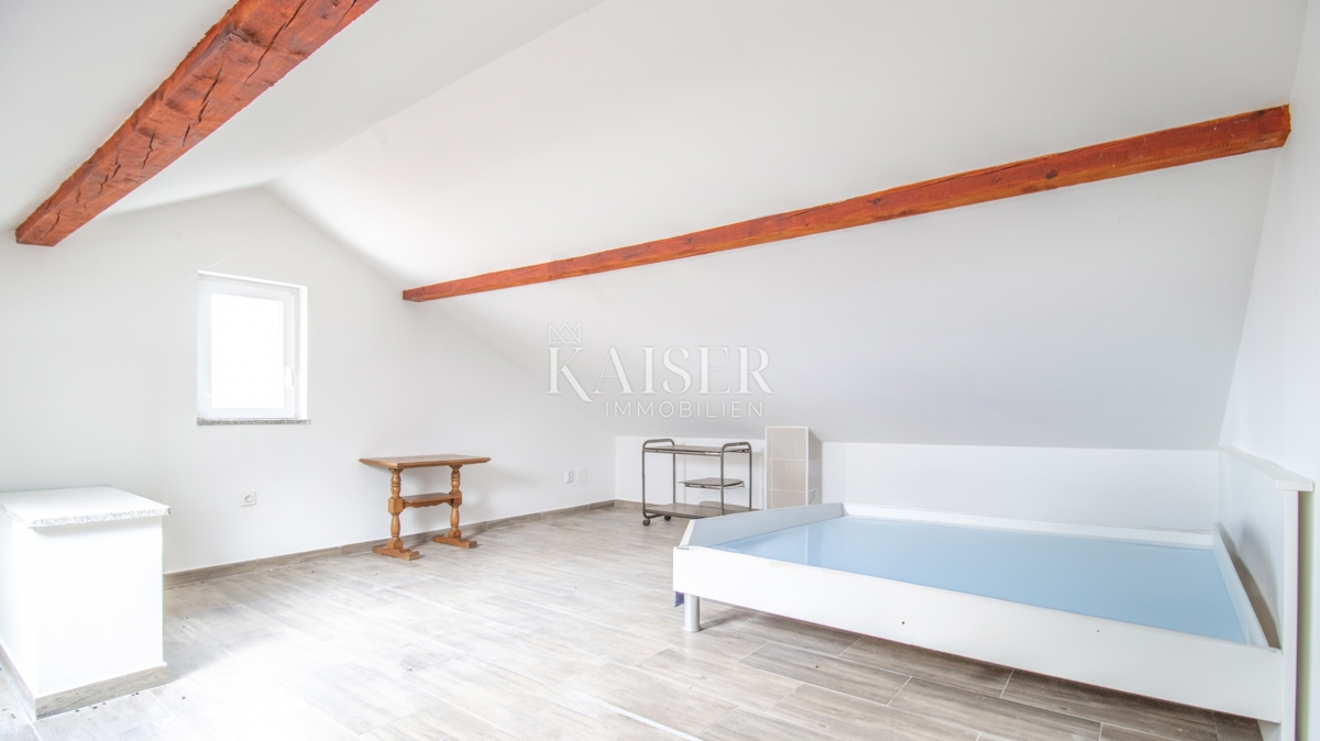 Isola di Krk, Malinska - casa con uliveto e vista mare
