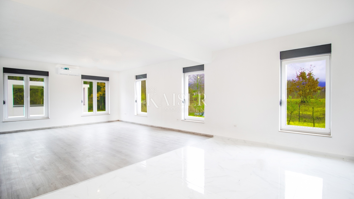 Istria, Labin - nuovo edificio con piscina esterna, 137 m2