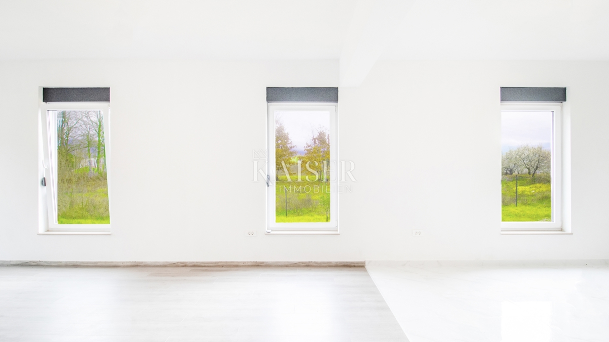 Istria, Labin - nuovo edificio con piscina esterna, 137 m2