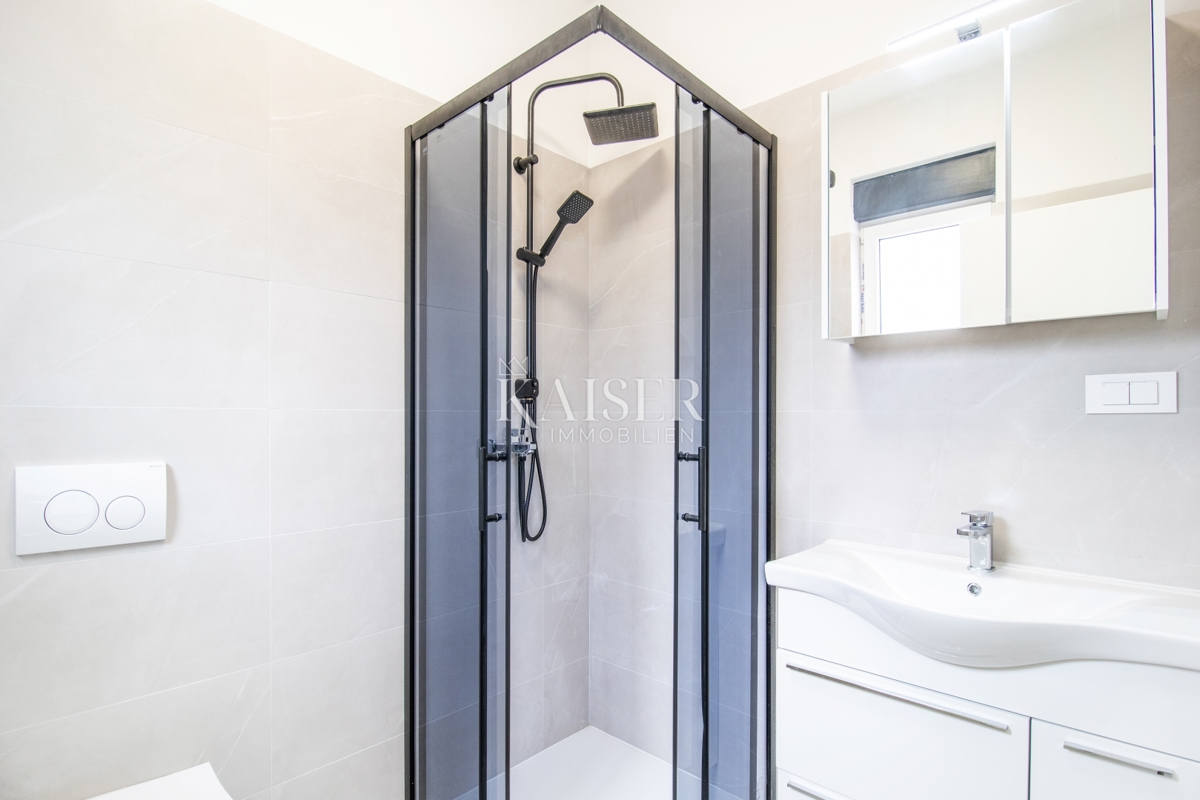 Istria, Labin - nuovo edificio con piscina esterna, 137 m2