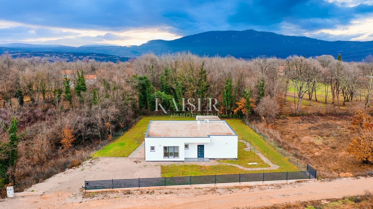 Istria, Labin - nuovo edificio con piscina esterna, 137 m2