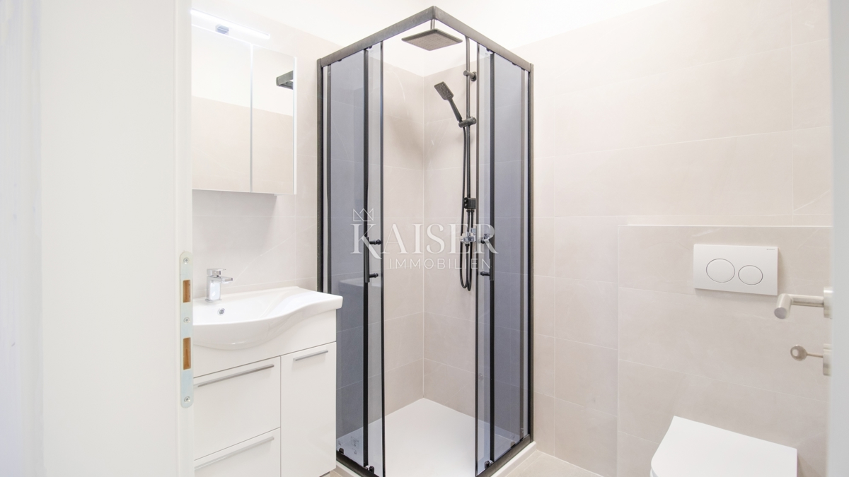 Istria, Labin - nuovo edificio con piscina esterna, 137 m2