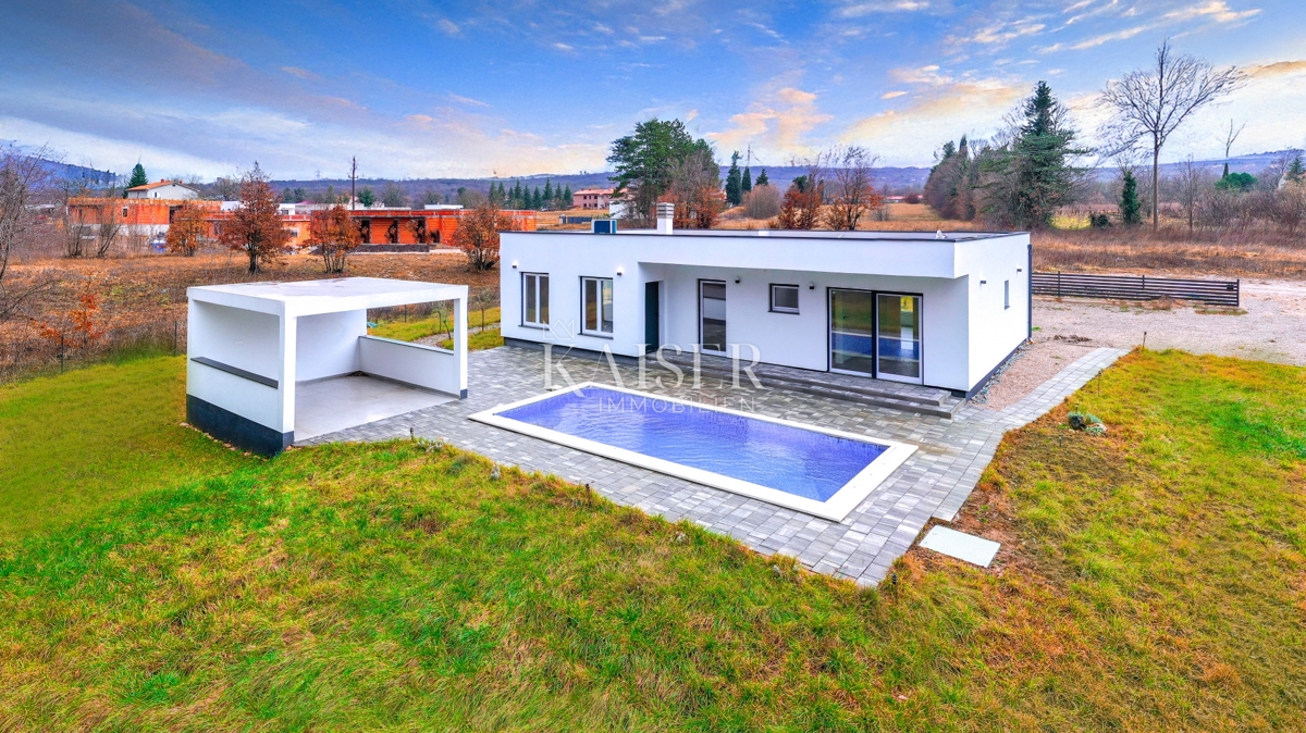 Istria, Labin - nuovo edificio con piscina esterna, 137 m2