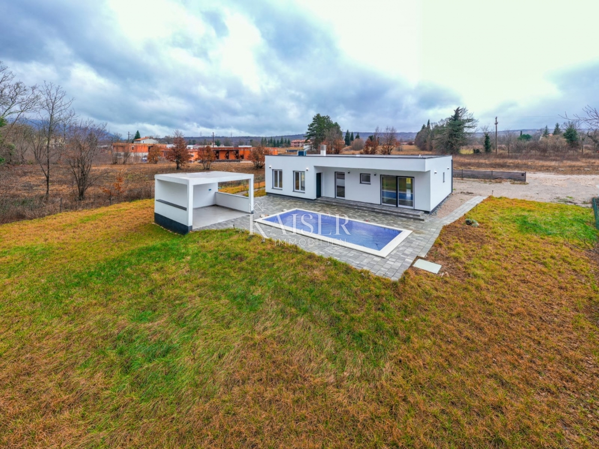 Istria, Labin - nuovo edificio con piscina esterna, 137 m2