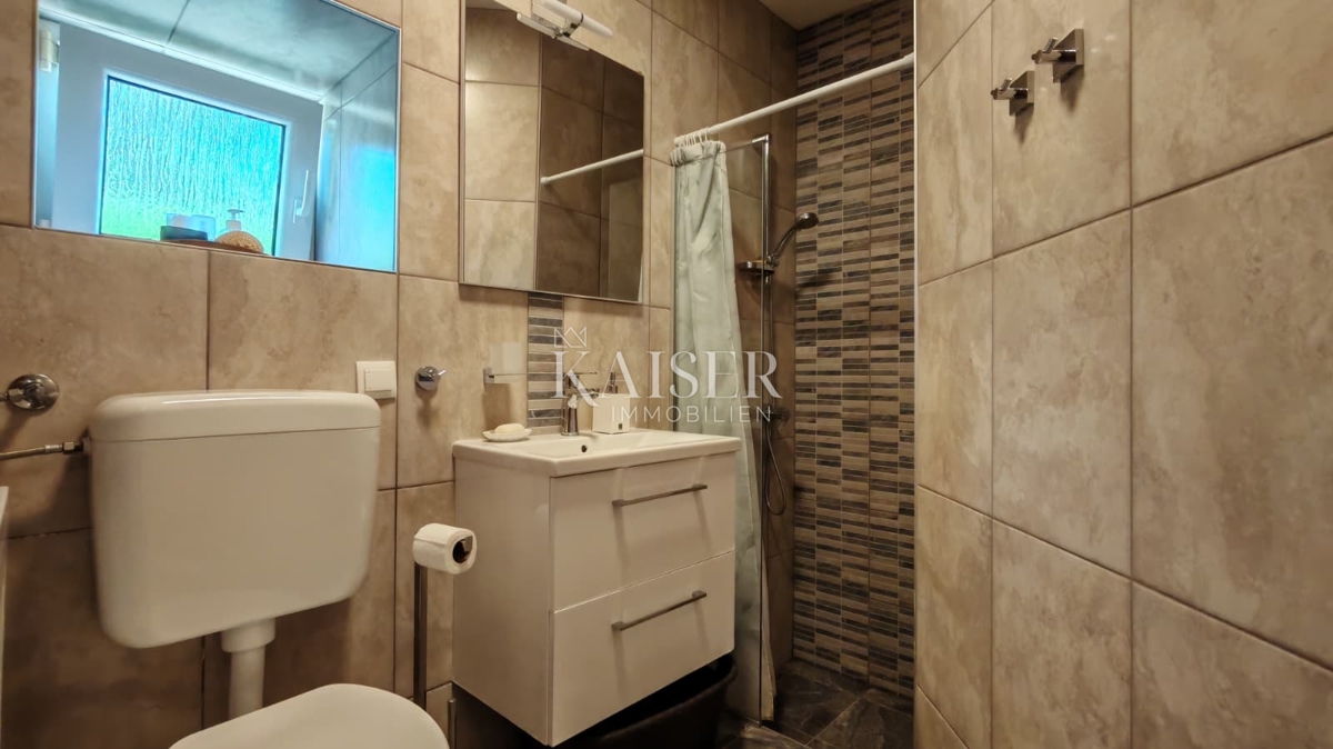 Isola di Krk, Dobrinj - casa in pietra ristrutturata 105m2 con piscina