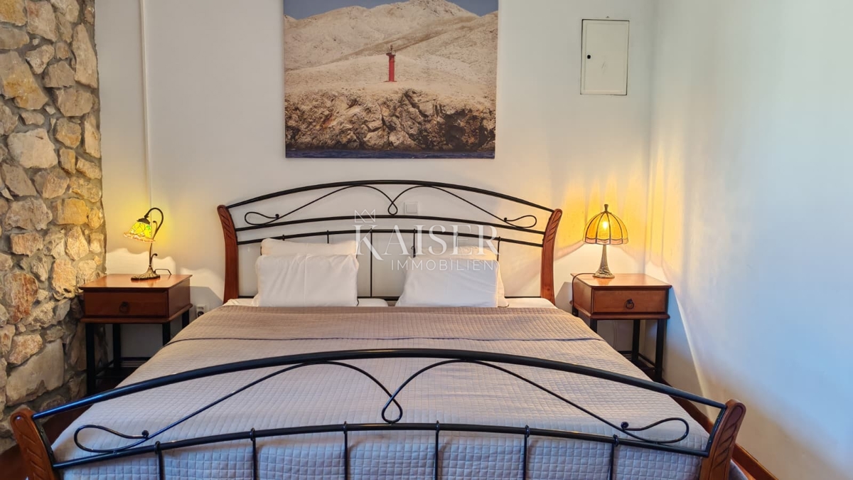 Isola di Krk, Dobrinj - casa in pietra ristrutturata 105m2 con piscina