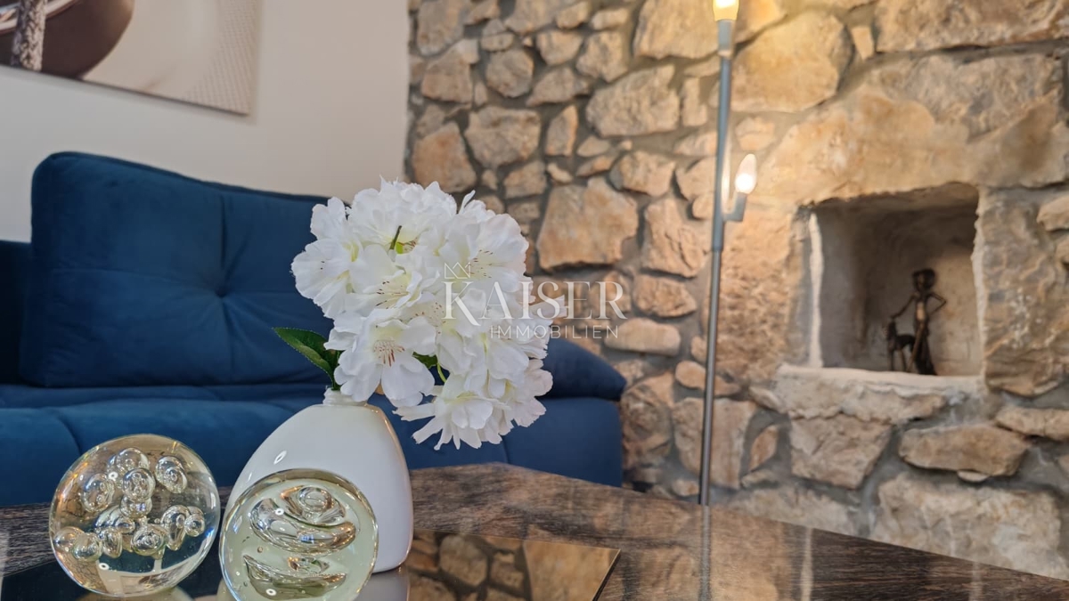 Isola di Krk, Dobrinj - casa in pietra ristrutturata 105m2 con piscina