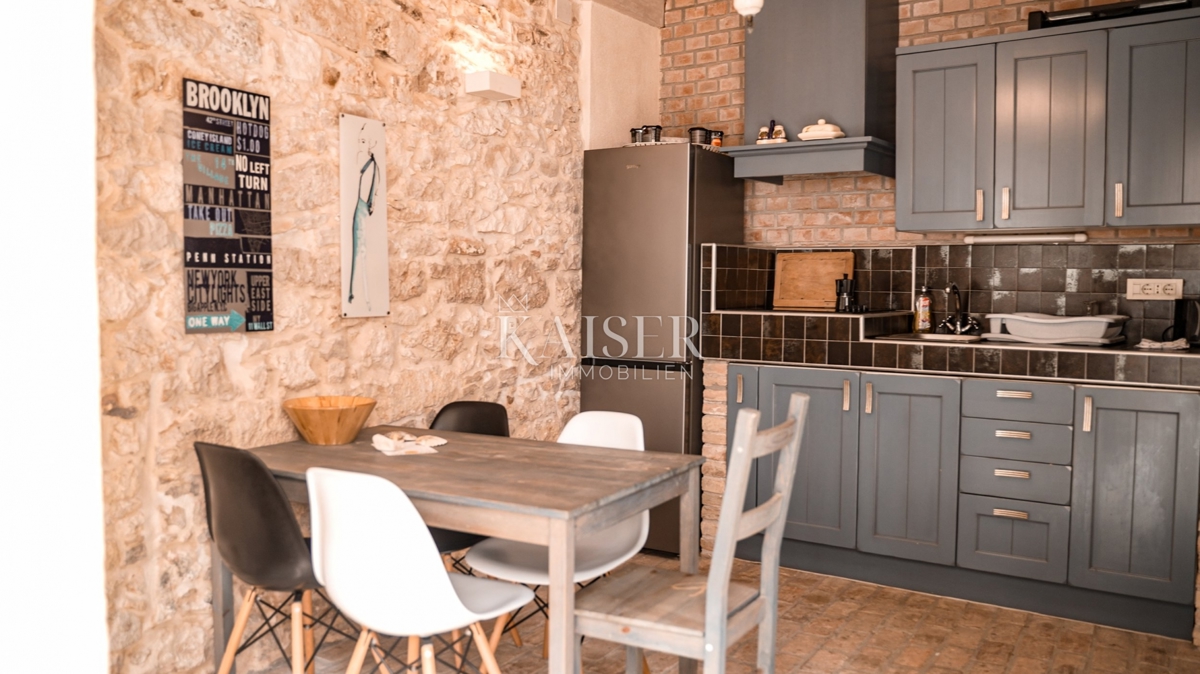 Mali Lošinj, Isola di Susak - autentica casa in pietra 88m2