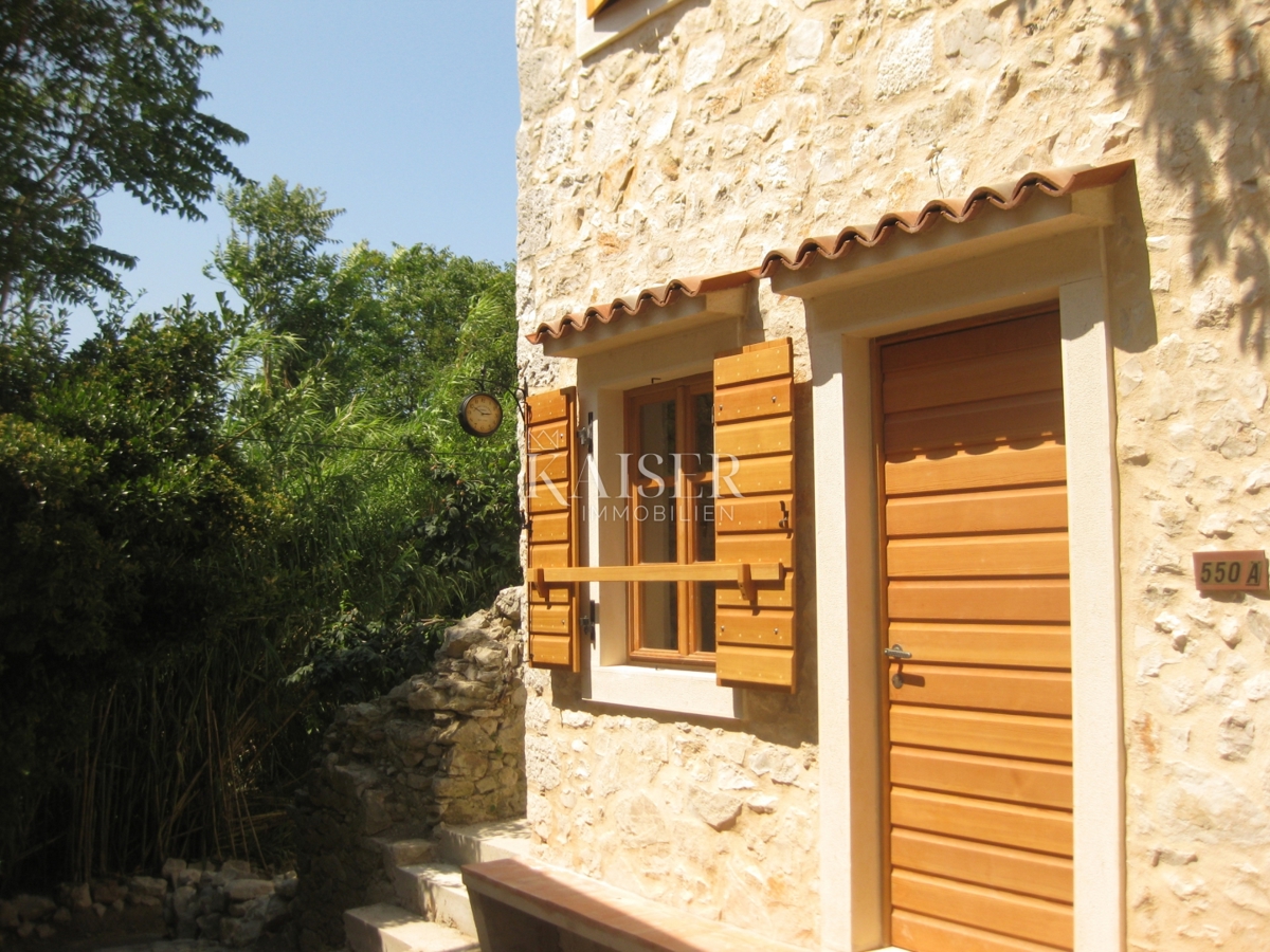 Mali Lošinj, Isola di Susak - autentica casa in pietra 88m2