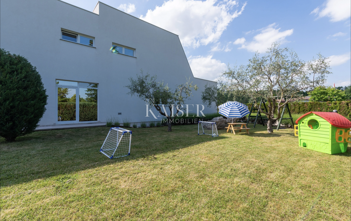 Istria, Žminj - esclusiva villa moderna con piscine e area benessere