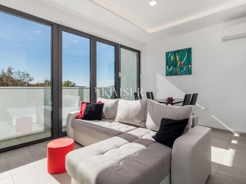 Kostrena, casa con tre unità abitative e una splendida vista sul Golfo del Quarnero