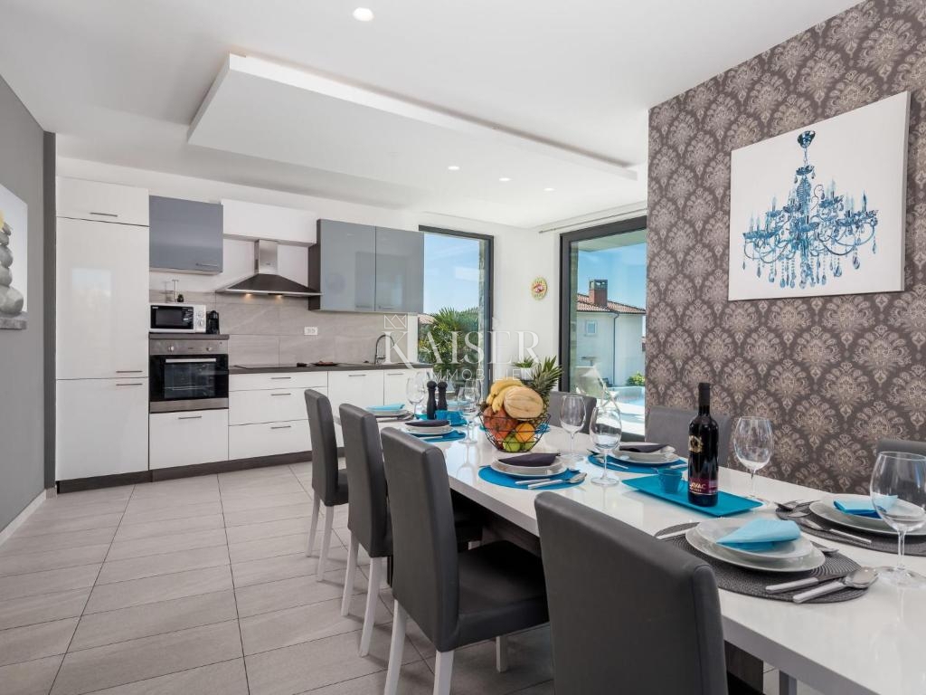 Kostrena, casa con tre unità abitative e una splendida vista sul Golfo del Quarnero