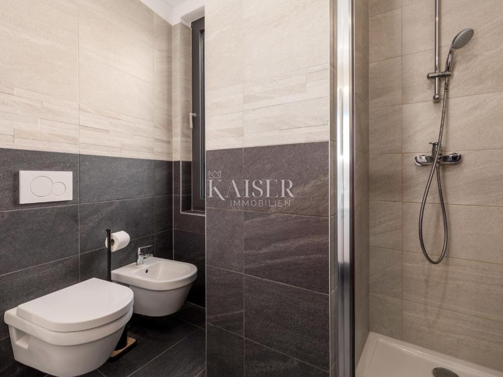 Kostrena, casa con tre unità abitative e una splendida vista sul Golfo del Quarnero