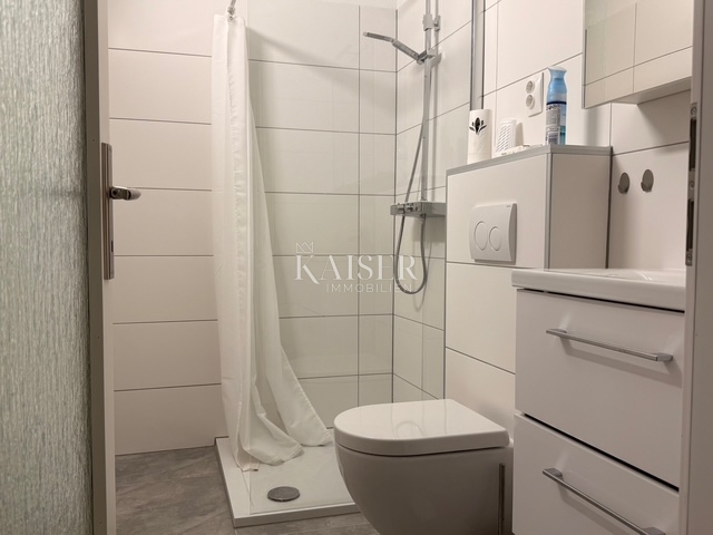 Rijeka, Pećine - Appartamento in prima fila al mare e monolocale nel seminterrato