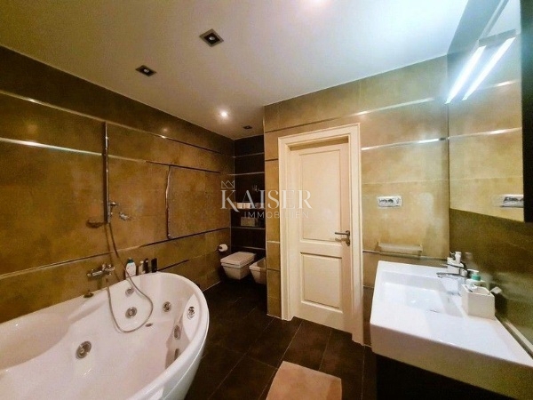 Zara, Poluotok, appartamento lussuosamente arredato, 104,32 m2, vicino a Kalelarga