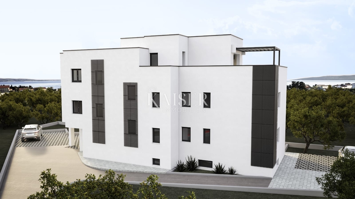 Spalato, K.Sućurac - appartamento S4 con tre camere da letto e terrazza sul tetto