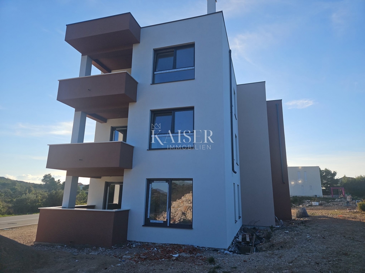 Sebenico, Brodarica - appartamento con una camera da letto 62,87 m2 in un nuovo edificio vicino alla spiaggia Rezalište