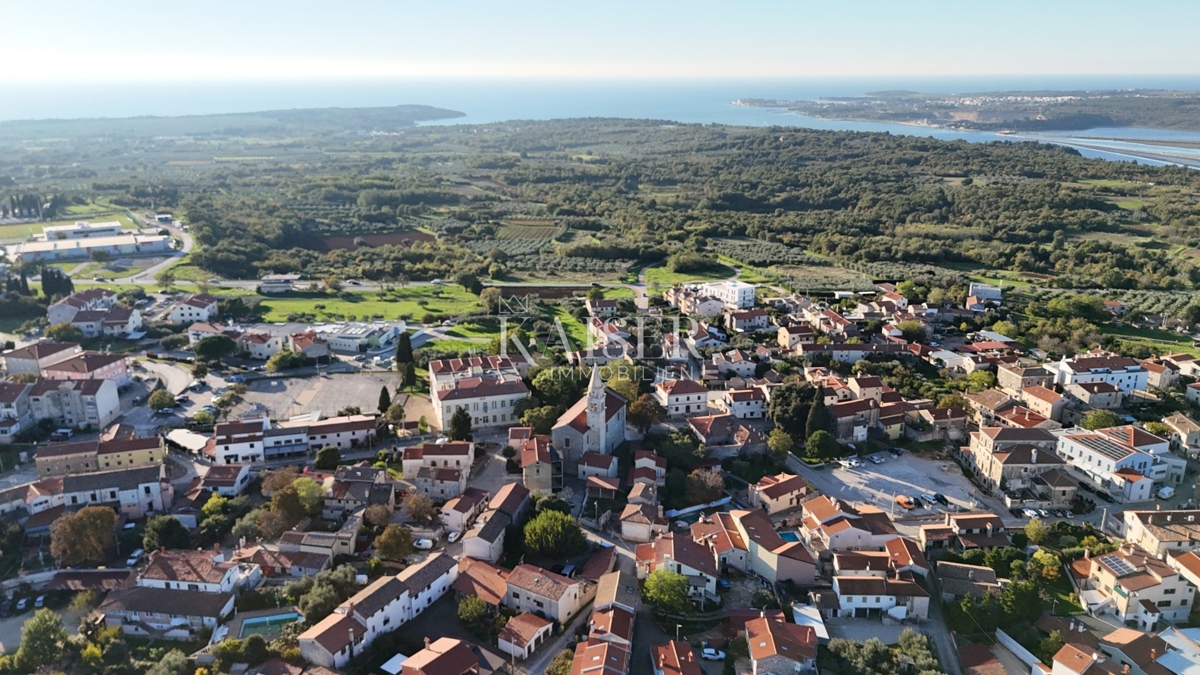 Istria - Parenzo, appartamento con due camere da letto al primo piano