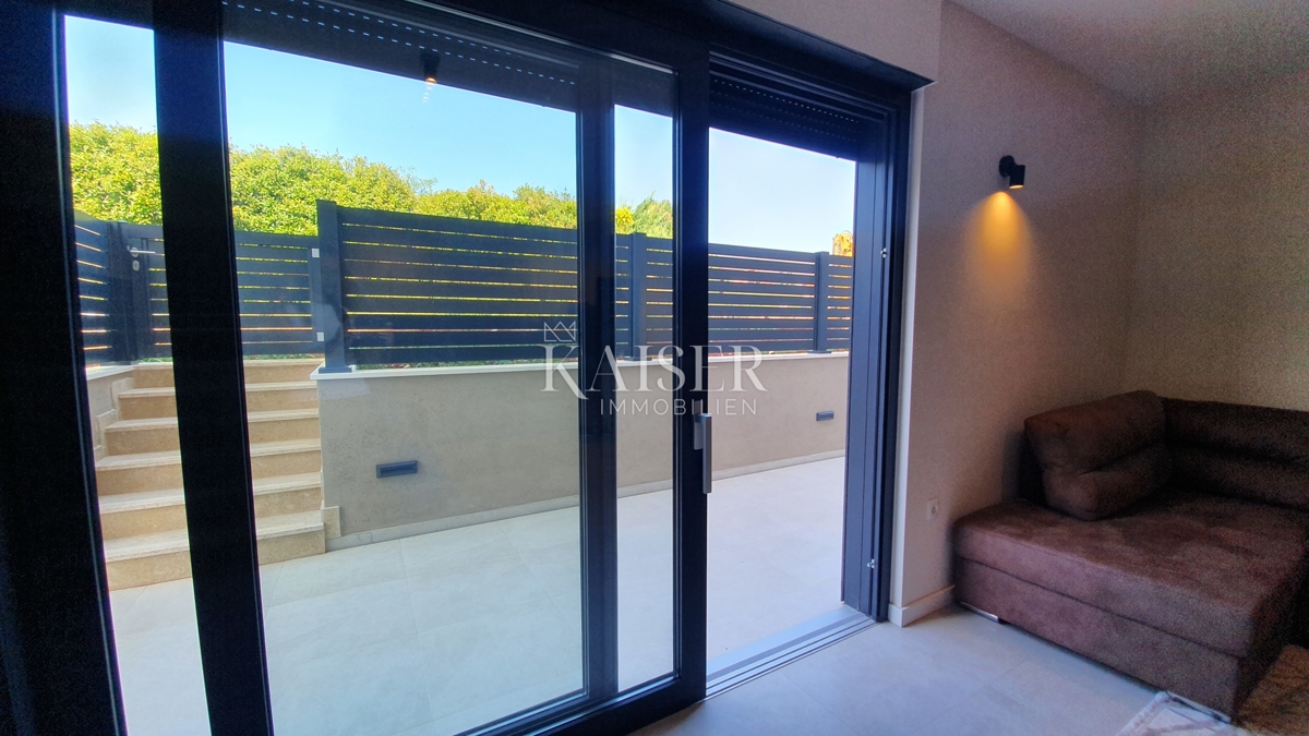 Istria - Parenzo, appartamento di lusso al piano terra a 500 m dal mare