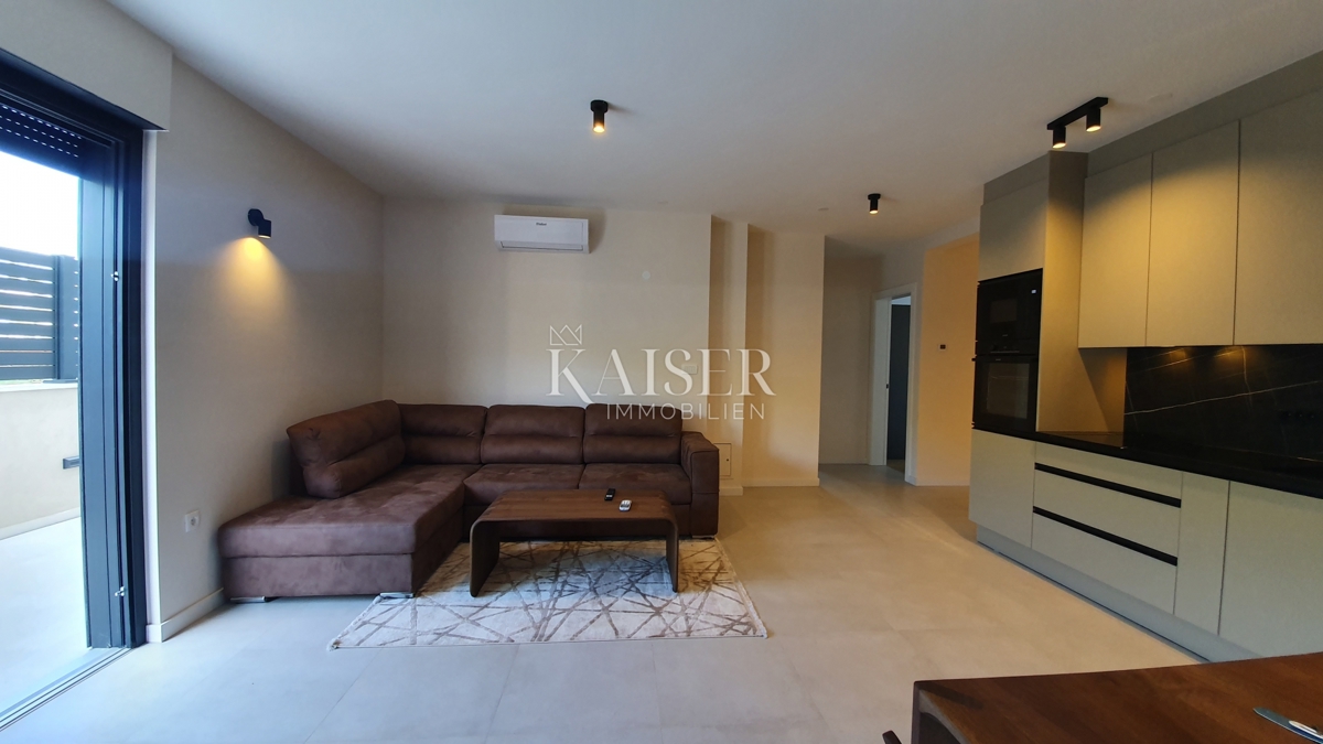 Istria - Parenzo, appartamento di lusso al piano terra a 500 m dal mare