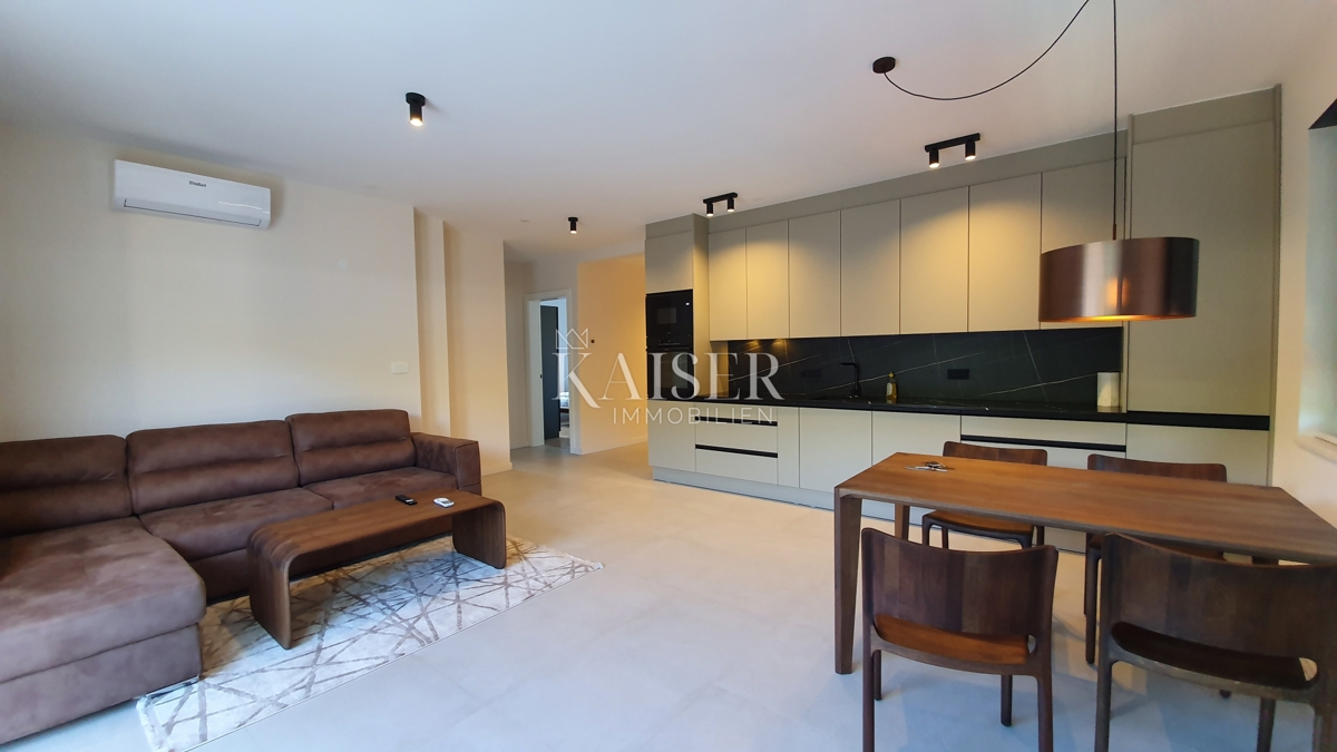 Istria - Parenzo, appartamento di lusso al piano terra a 500 m dal mare