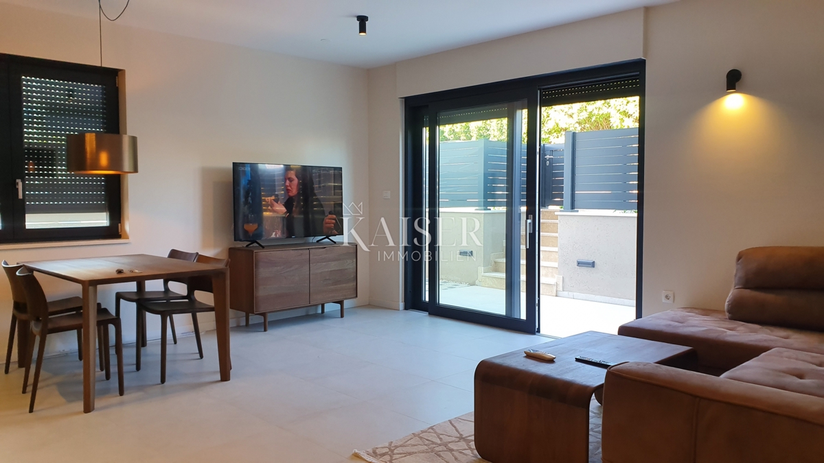 Istria - Parenzo, appartamento di lusso al piano terra a 500 m dal mare