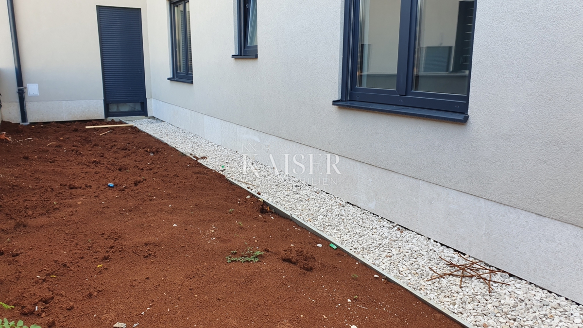 Istria - Parenzo, appartamento di lusso al piano terra a 500 m dal mare