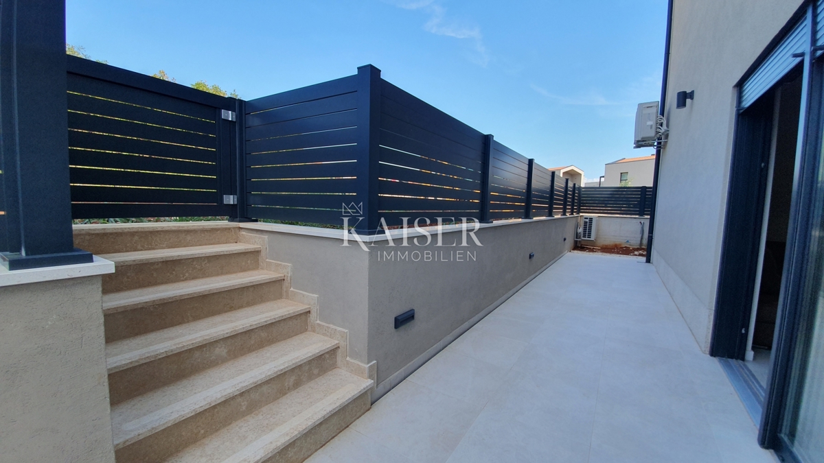 Istria - Parenzo, appartamento di lusso al piano terra a 500 m dal mare