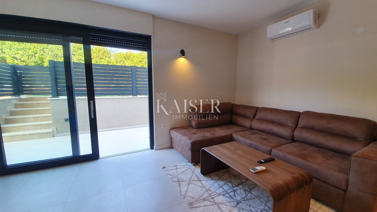 Istria - Parenzo, appartamento di lusso al piano terra a 500 m dal mare