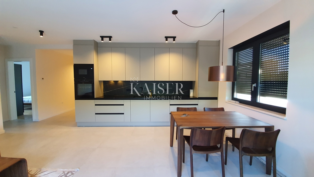 Istria - Parenzo, appartamento di lusso al piano terra a 500 m dal mare