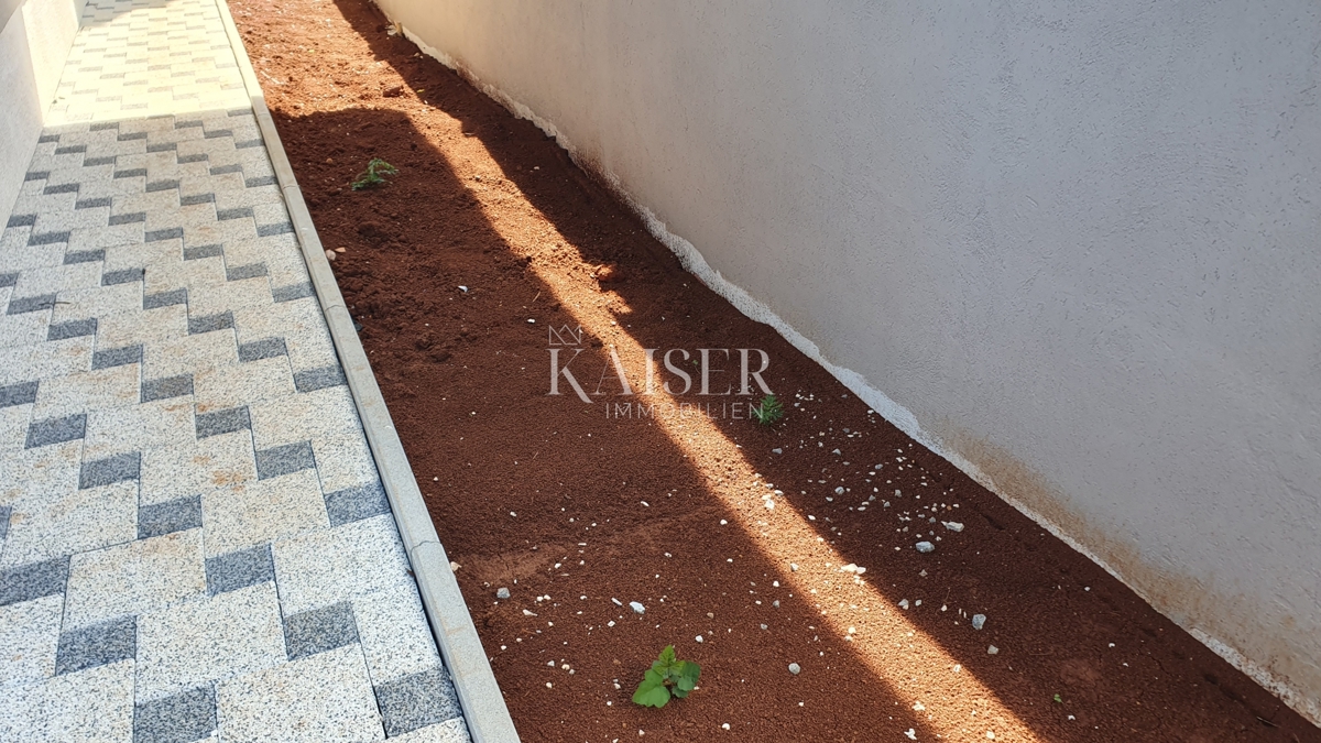 Istria - Parenzo, appartamento di lusso al piano terra a 500 m dal mare