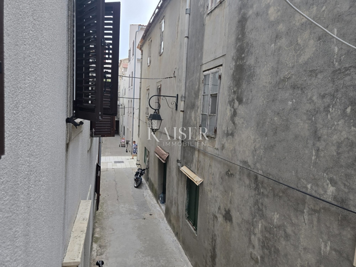 Zara, Pag - casa in pietra nel cuore di Pag vicino alla piazza, a pochi passi dalla spiaggia sabbiosa