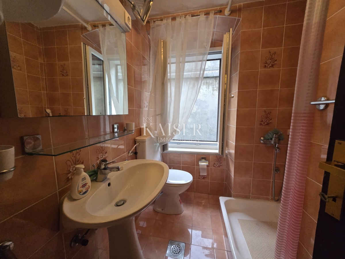 Zara, Pag - casa in pietra nel cuore di Pag vicino alla piazza, a pochi passi dalla spiaggia sabbiosa